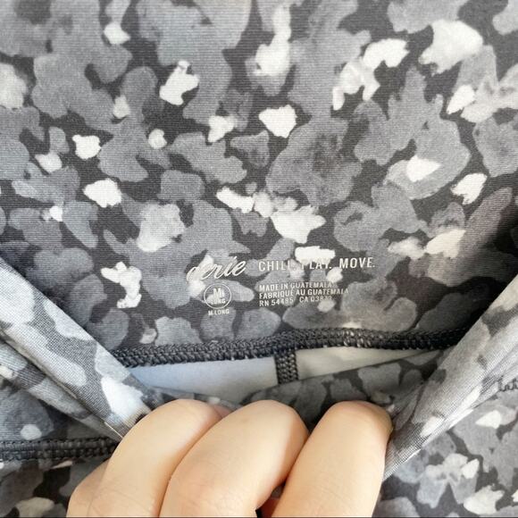 AERIE Gray White Printed Leggings Blue Tuxedo Stripe Size Medium Long - Picture 3 of 6